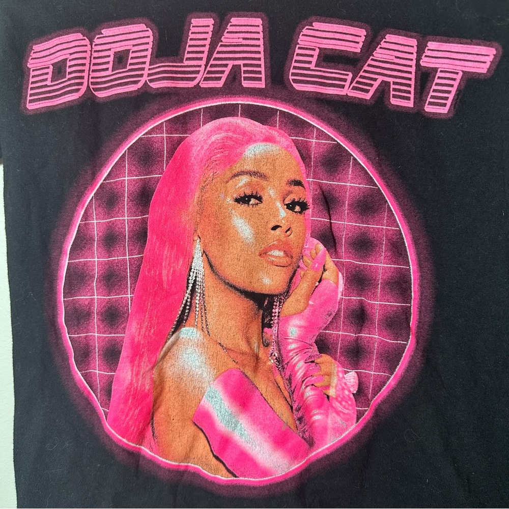 Doja Cat T-Shirt Women's Size XS Black with Pink Image Name *Lt Mark - Picture 4 of 5